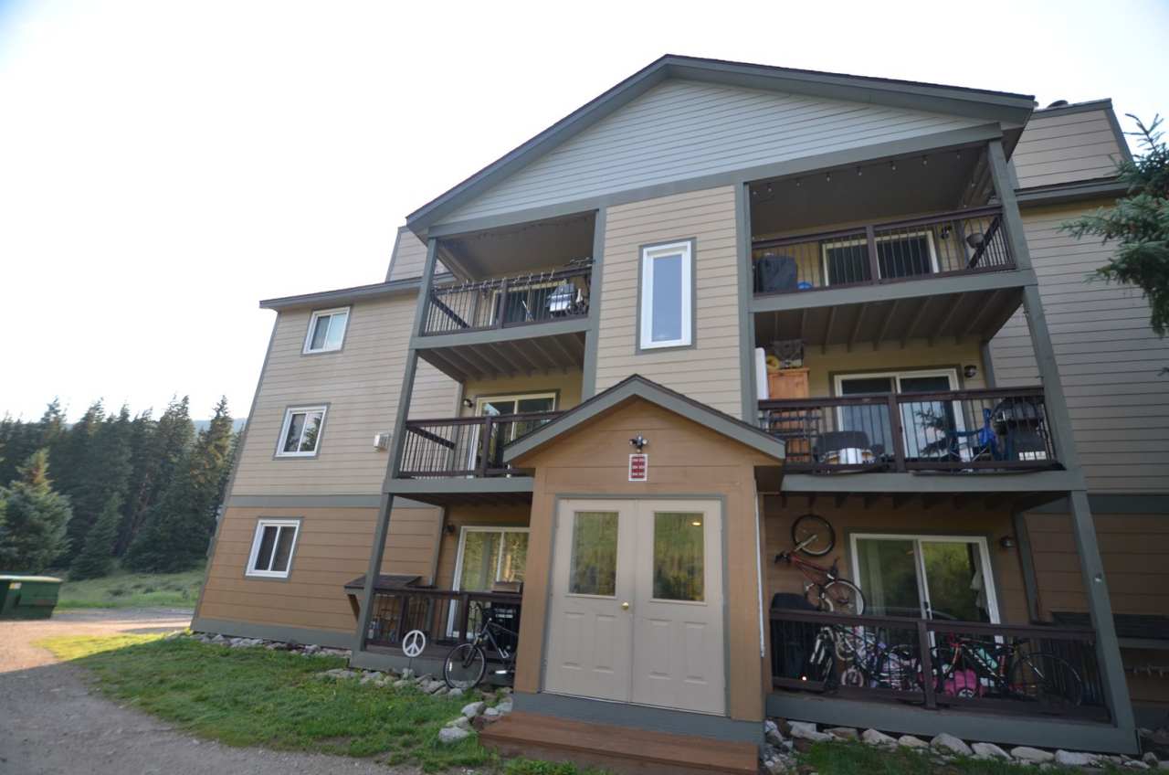 3bed/2bath Condo, 10 minutes from Breck! Year lease (possible 6 month winter could be discussed)!