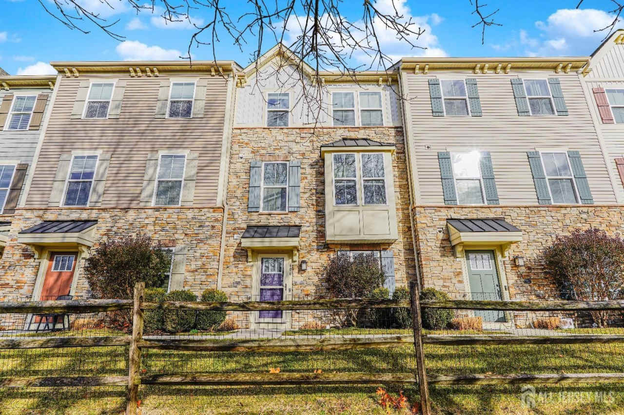606-a Bayside Court