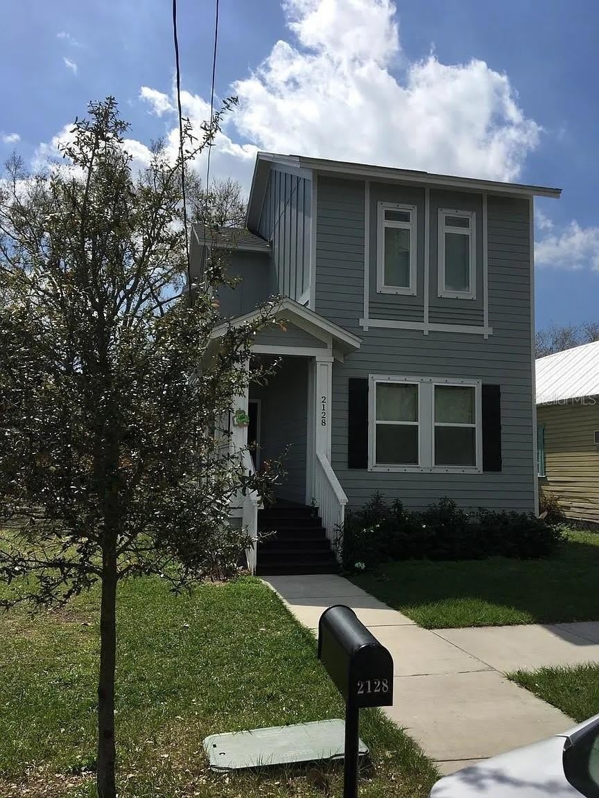 2128 W WALNUT STREET