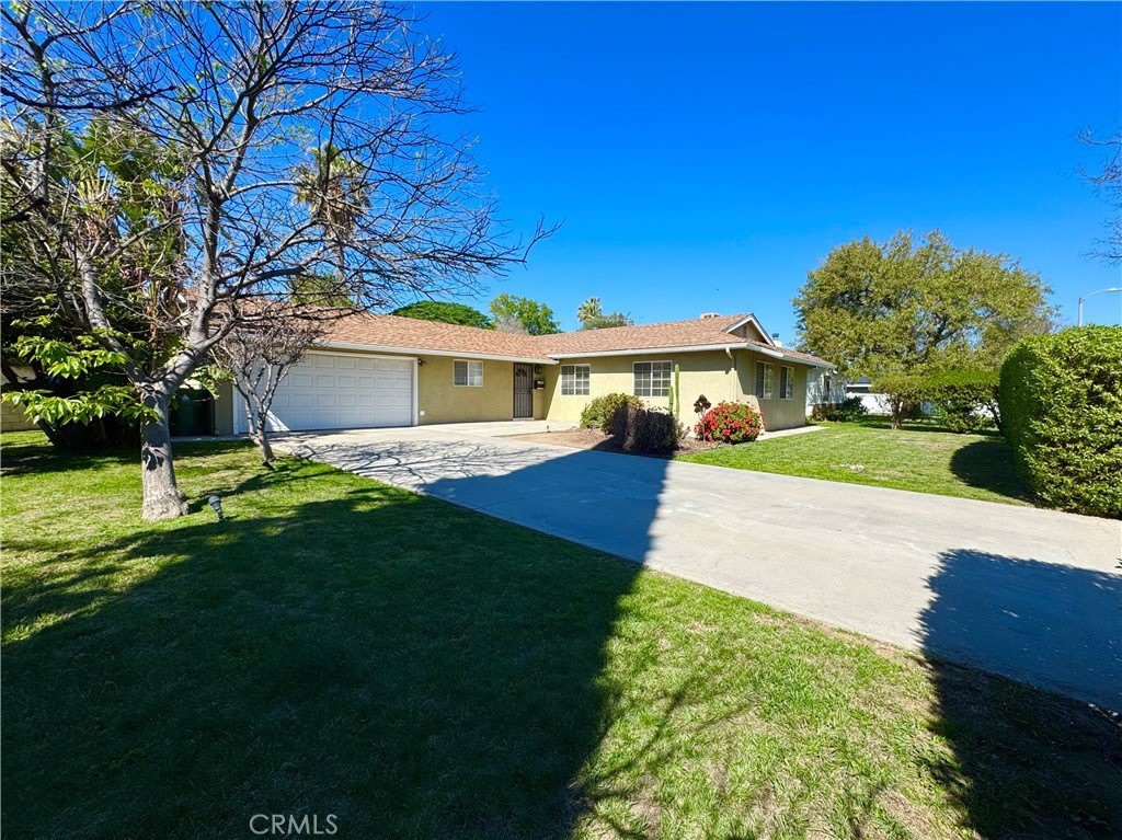 7243 Sale Avenue