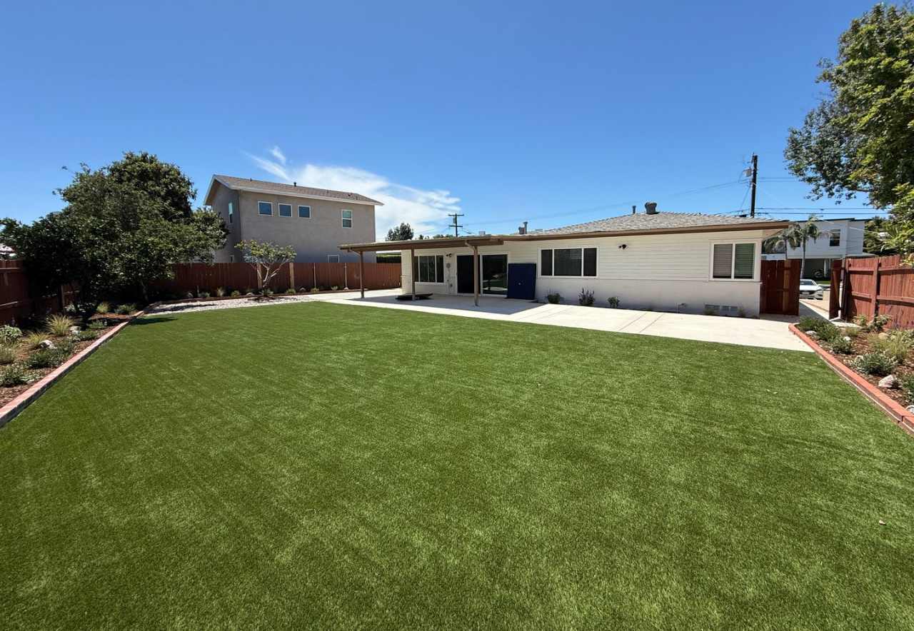 7 Bed House in Prime Location, Steps to Campus! (Lease out, pending signatures. Check back in a few days!)