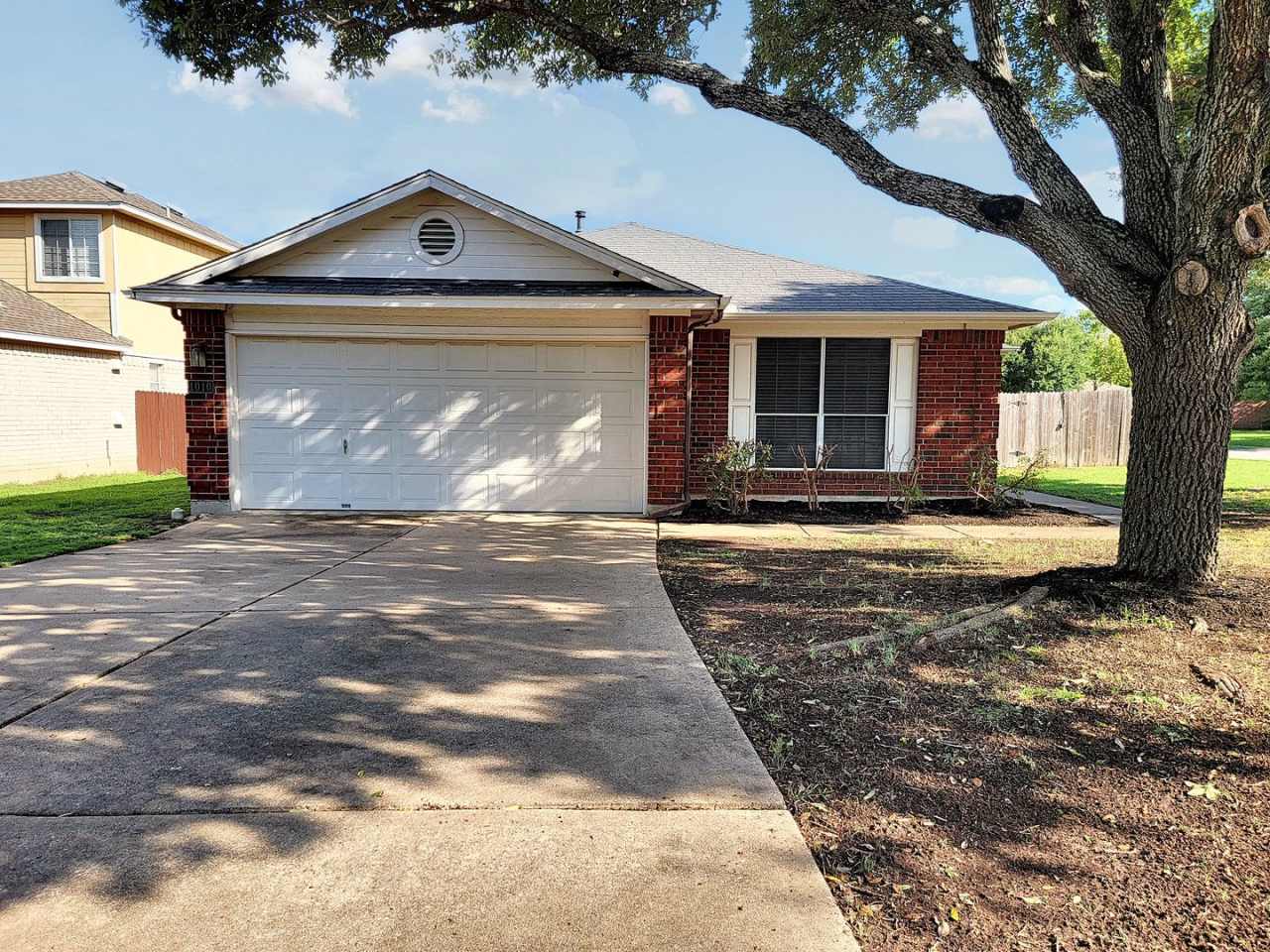 Charming 3BD/2BA Home with Spacious Backyard in Cedar Park