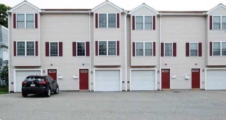 138 Mount Washington St