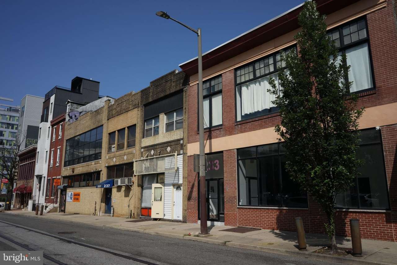 231 N 12TH Street unit: First Floor