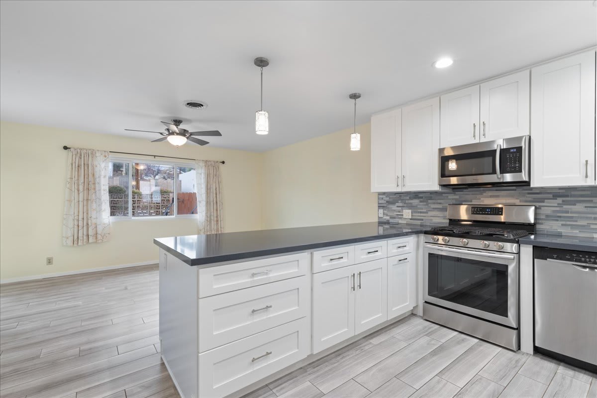 10602 Helendale Avenue