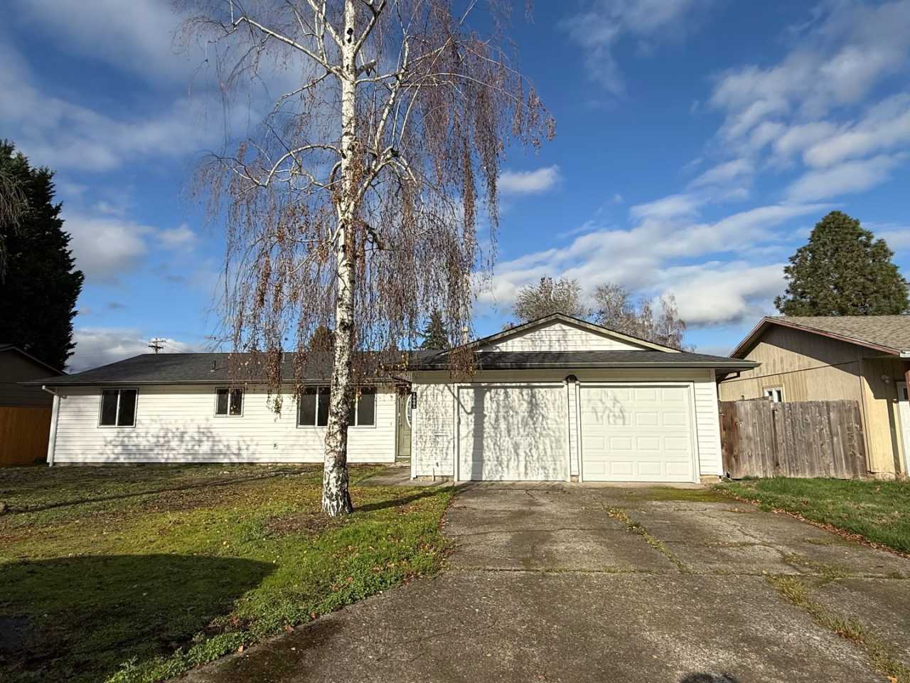 Ranch Style 4 Bedroom Beaverton Home Close To Shopping!