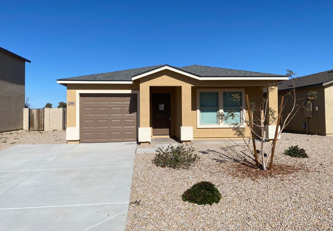 Cozy 4 Bed/2 Bath Newer Home in Coolidge