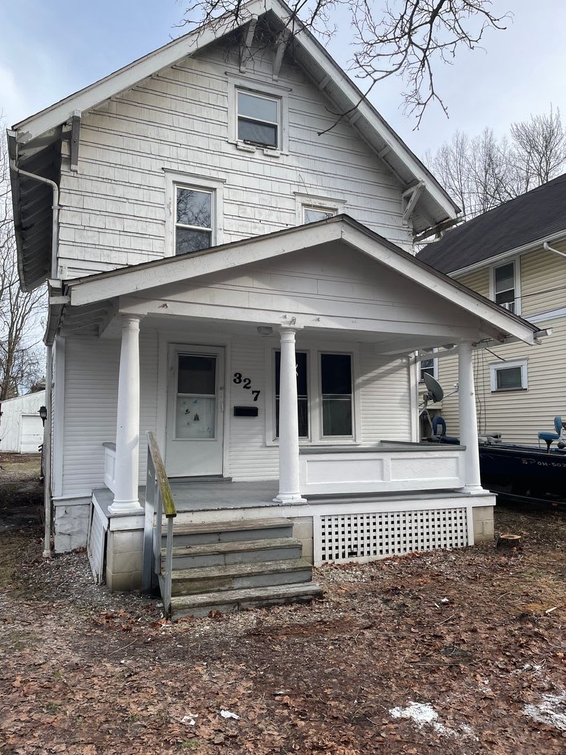 Akron 3 Bedroom Single Family Home + Garage