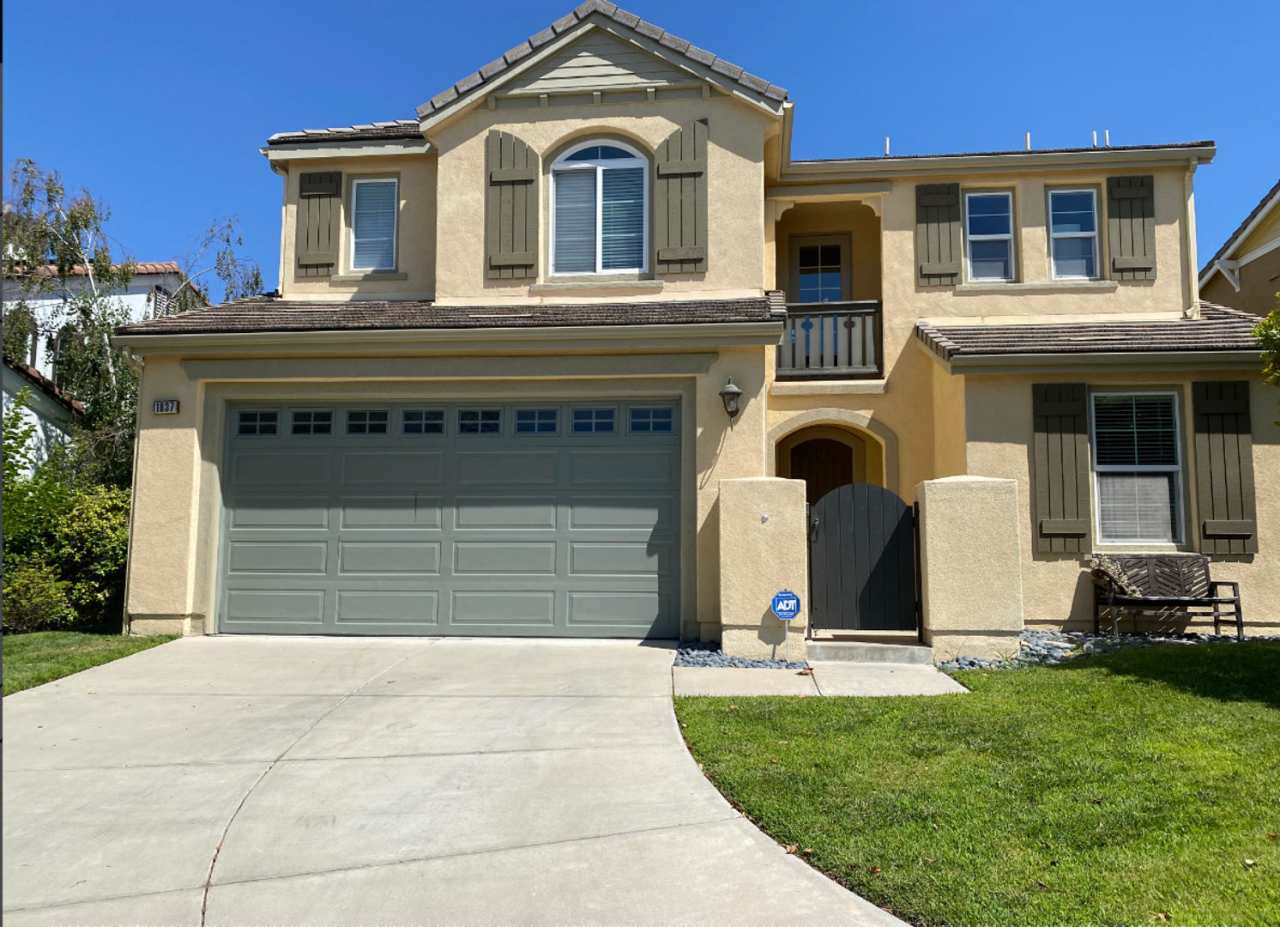 4 bedroom, 3 bath Big Sky home!