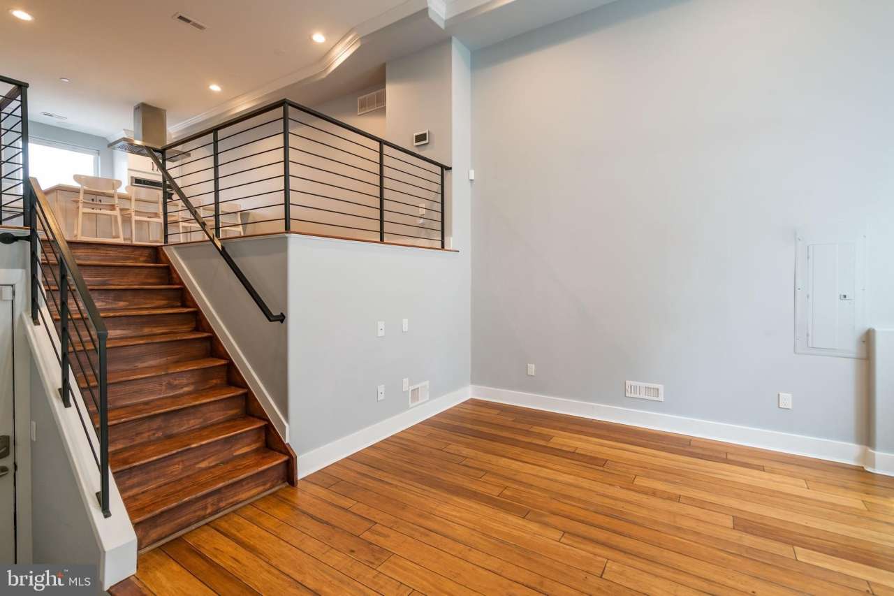 607 MCCLELLAN STREET