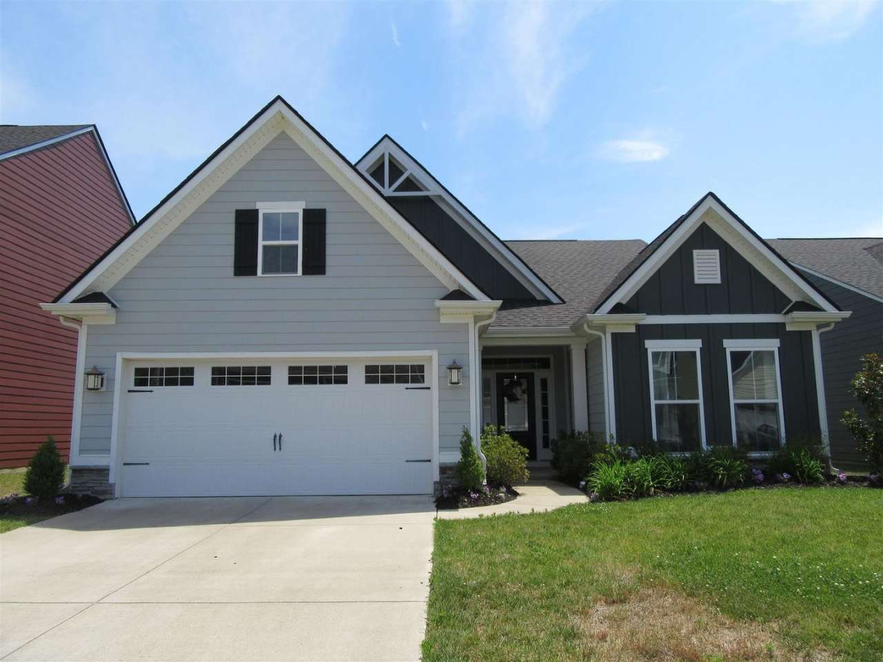 Stylish 3-Bed Home with Bonus Room  Private Backyard