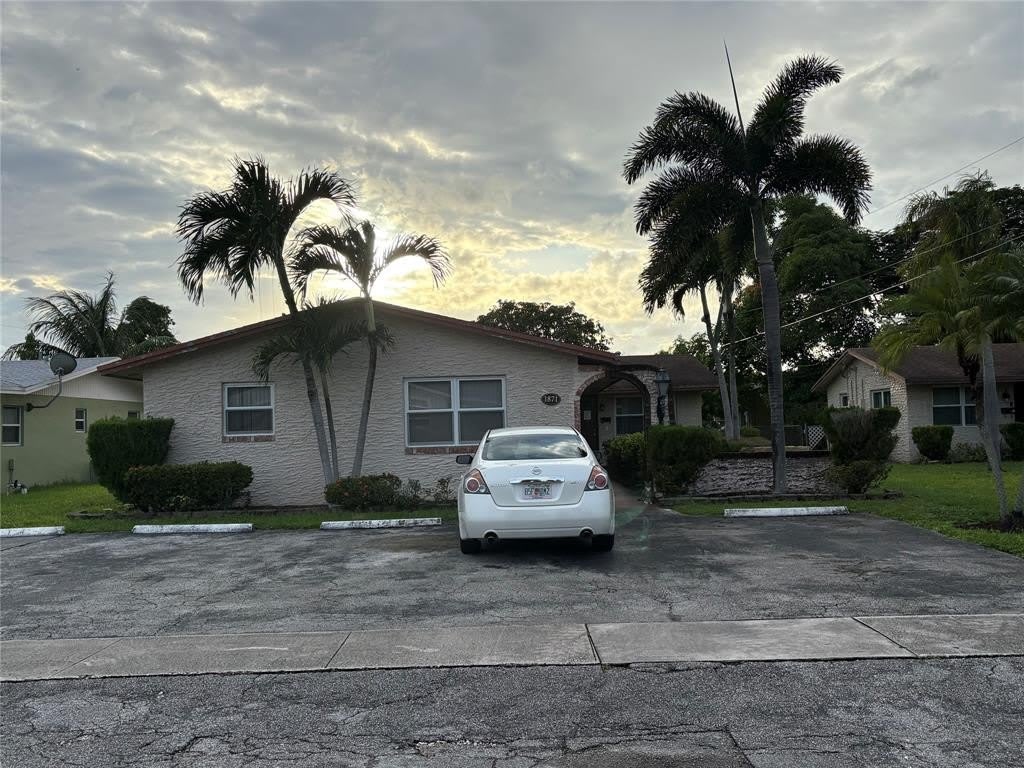 1871 NW 59th Ter