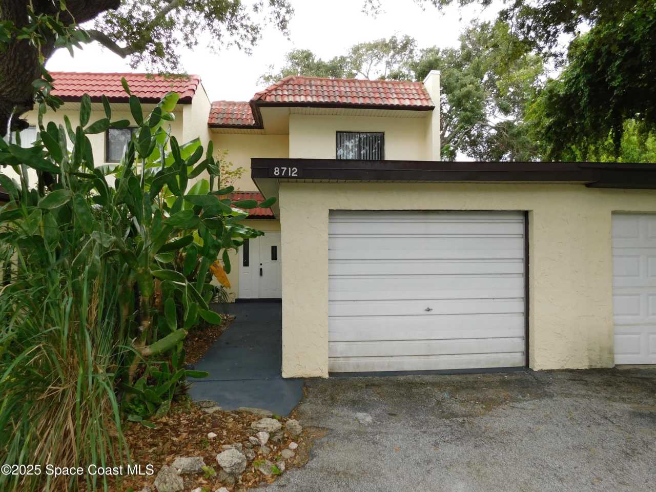 8712 Banyan Way