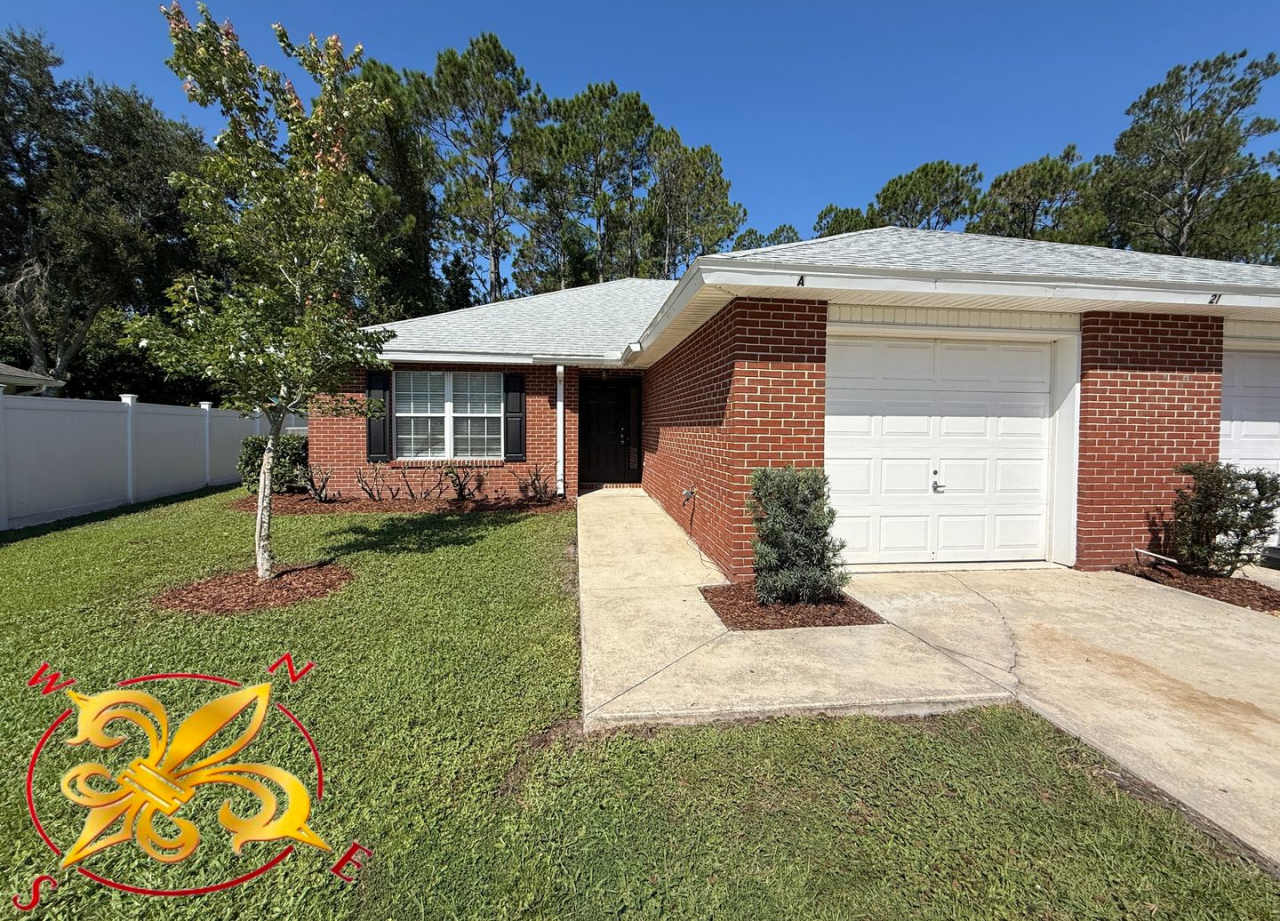 $1595 3/2 - K- Section Great Location Off 100 and Close to Everything!