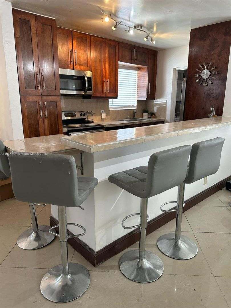 305 SW 7th Street 0, Hallandale Beach, FL 33009