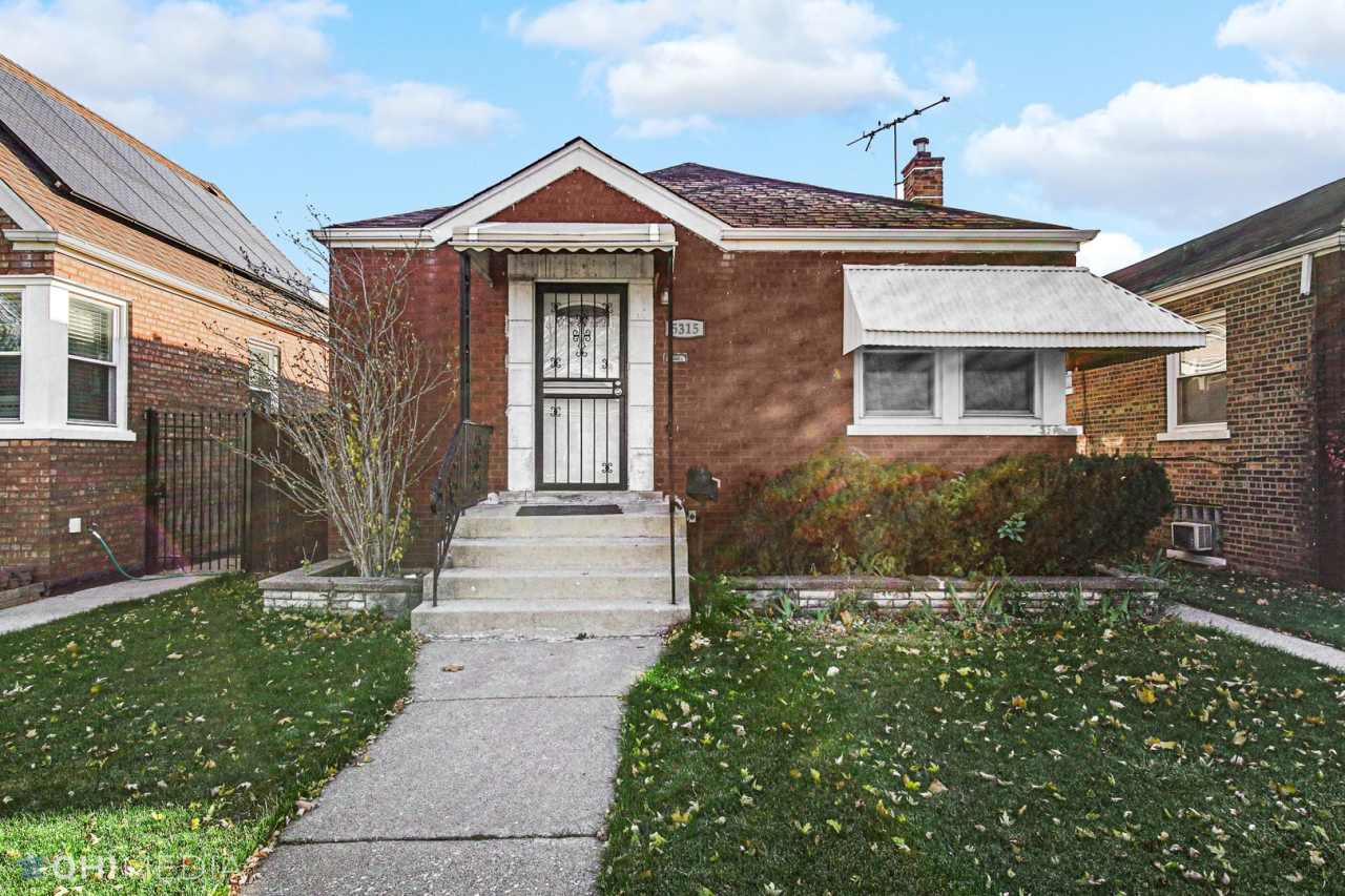 3 Bed 2 Bath is West Elsdon neighborhood of Chicago