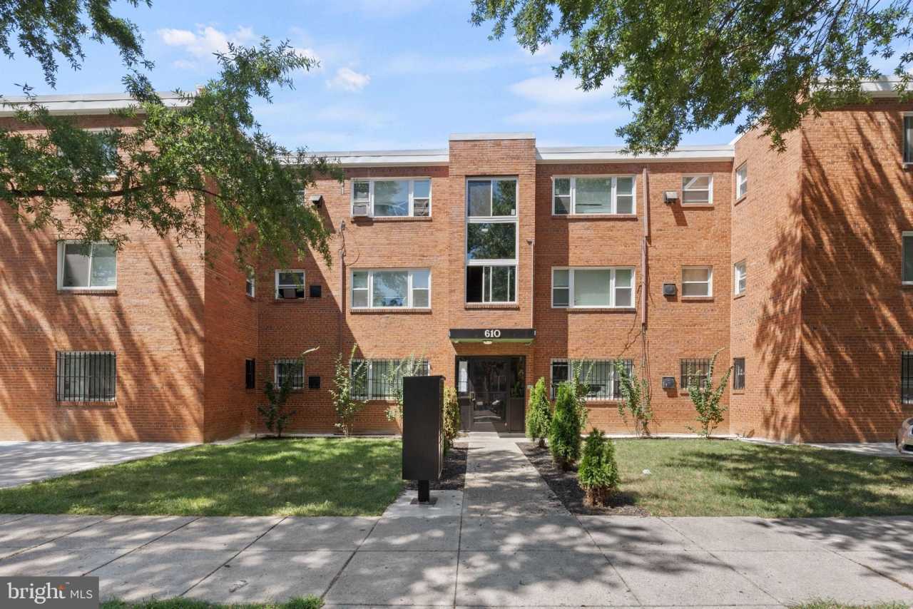 610 57TH Street NE unit: 202