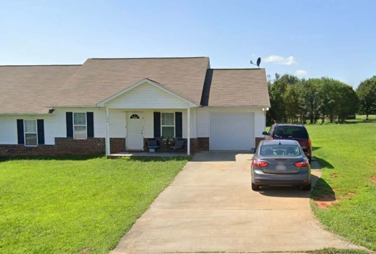 North Iredell - 2 BD/ 2 BA