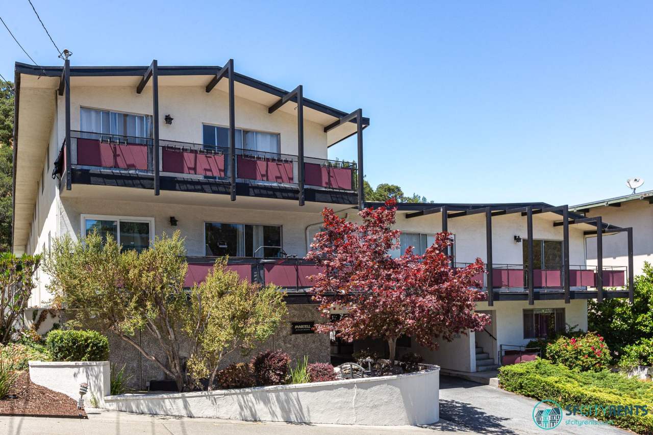 San Carlos: Updated 1 Bed 1 Bath Apartment in San Carlos Hills w/ Private Balcony, Parking, Storage,  Laundry Onsite