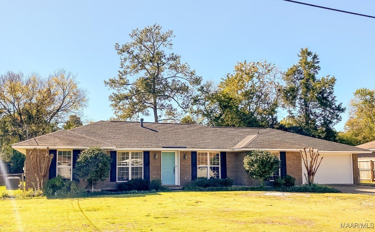 122 LIVINGSTON Circle