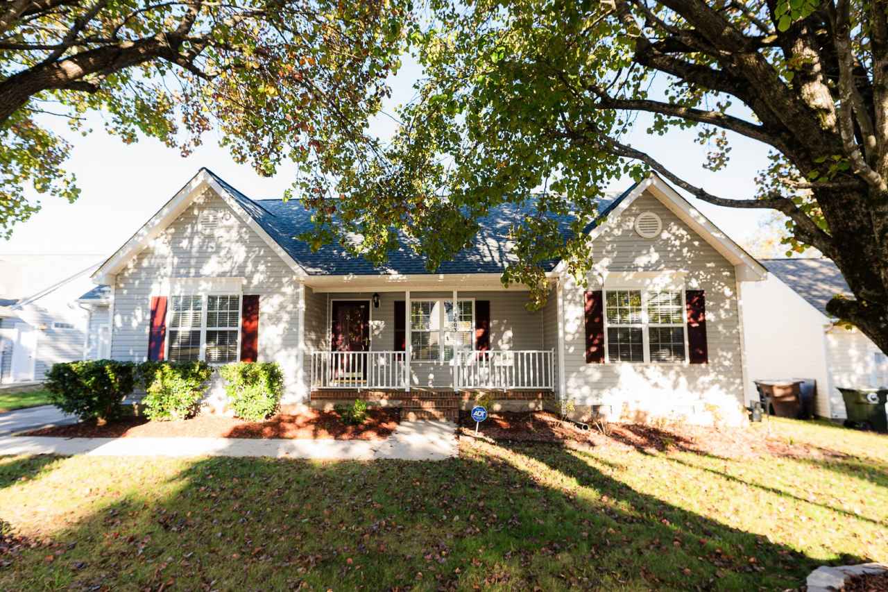 Charming 3Bed/2Bath house with 1 car garage in Greensboro