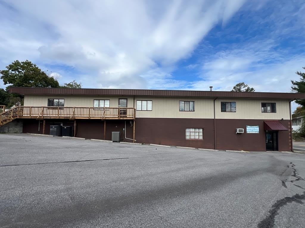 215 NORTH EISENHOWER DRIVE