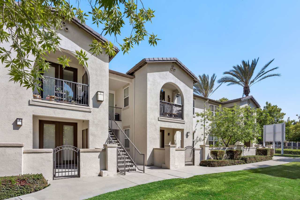 Vista Imperio Apartments