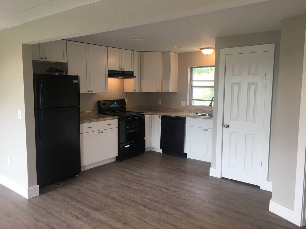 Three Bedroom Townhome; Farmington, 1,100 sq ft; Updated and Pet Friendly