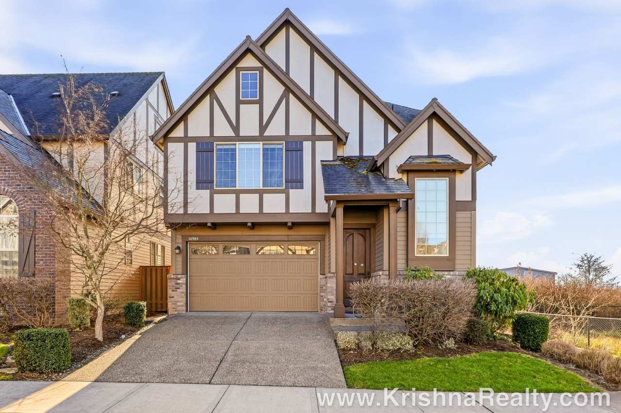 Lovely 4 BD + Den | 2.5 BA Arbor Oaks Single Family Home | AC | Gas Fireplace | Community Pool | Near Springville Elementary