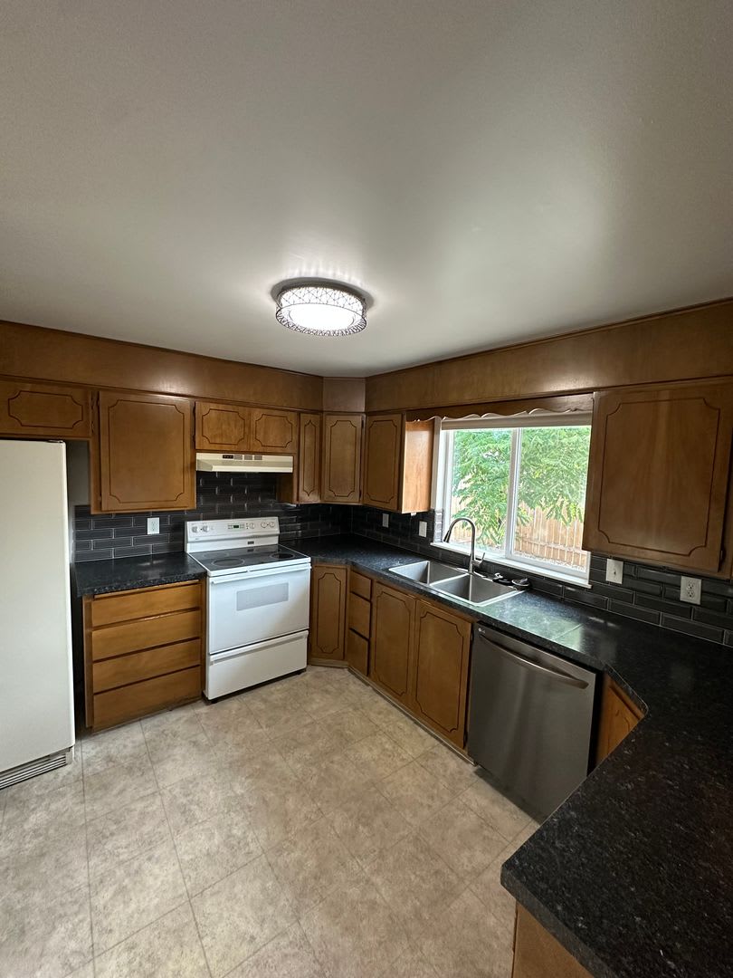 Great location in Meridian for this 3 bedroom 2 bath home.