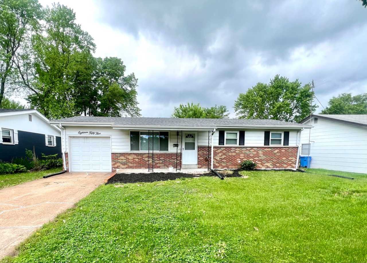 Charming 3 Bedroom Home in Florissant – Presented by Tiffany Gerling’s Team