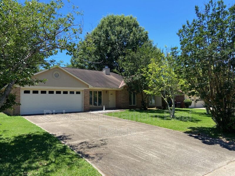 7405 Cedar Creek Loop