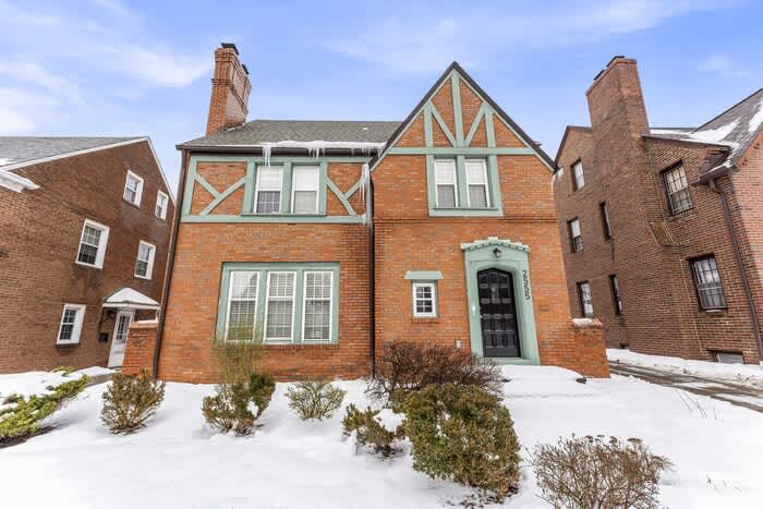 2555 Saybrook Road