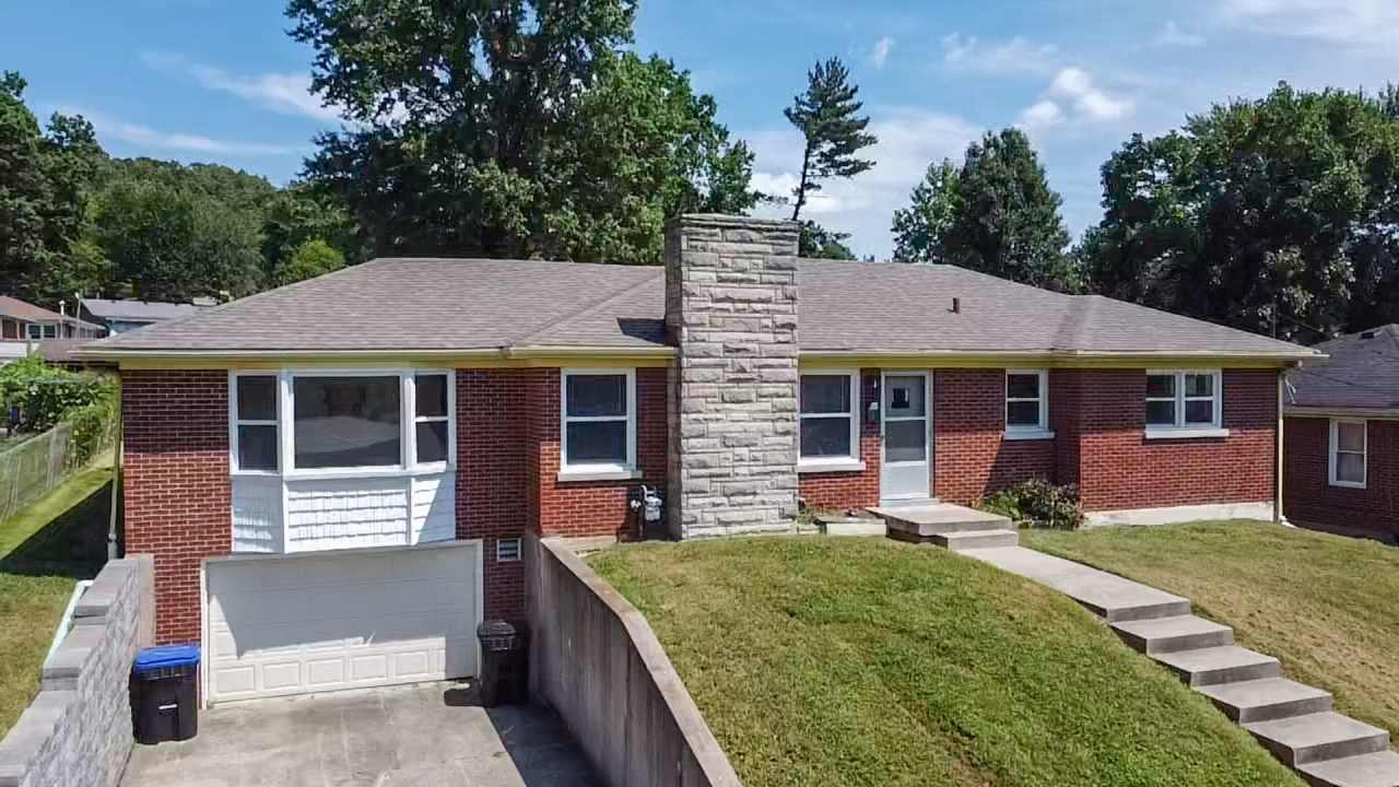 ✨ Stunning 3 Bedroom, 2 Bathroom Home! ✨