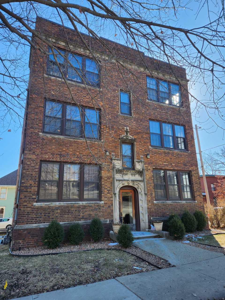 Historical Sherman Hills Apartment on Woodland Ave!