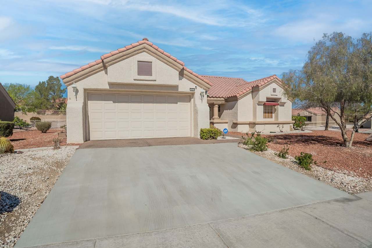 AGE RESTRICTED 55+ SINGLE STORY W/ AMENITIES IN SUMMERLIN