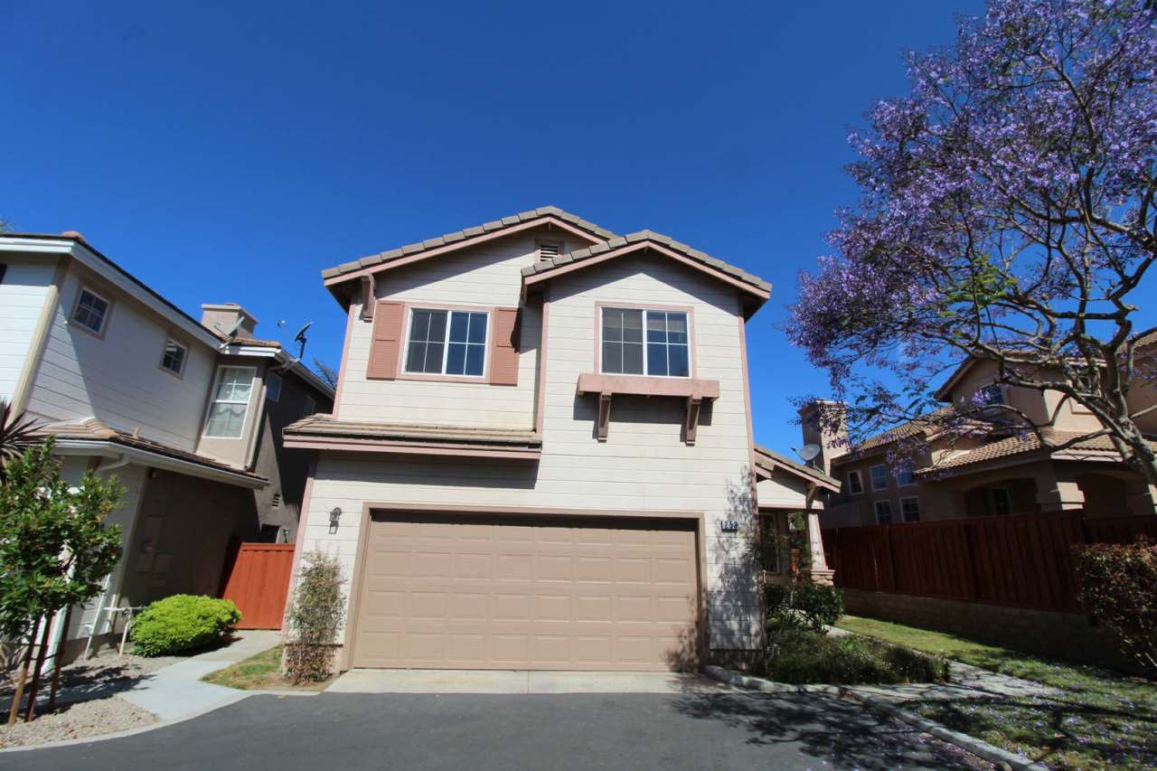 Large Ventura Home with Community Pool