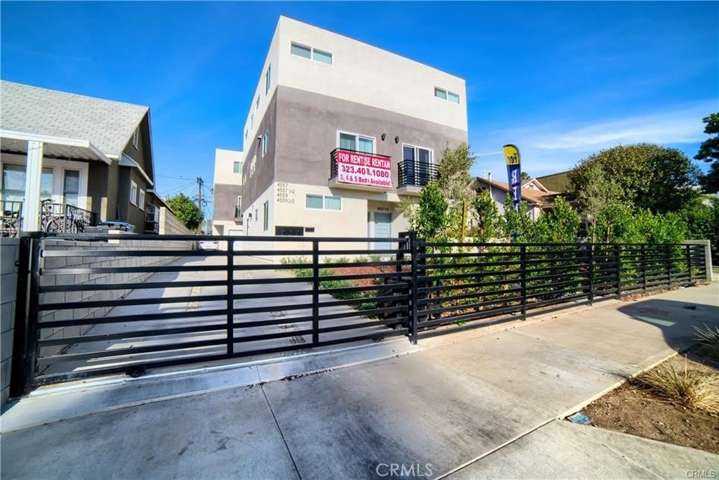 4559 Pickford St Street