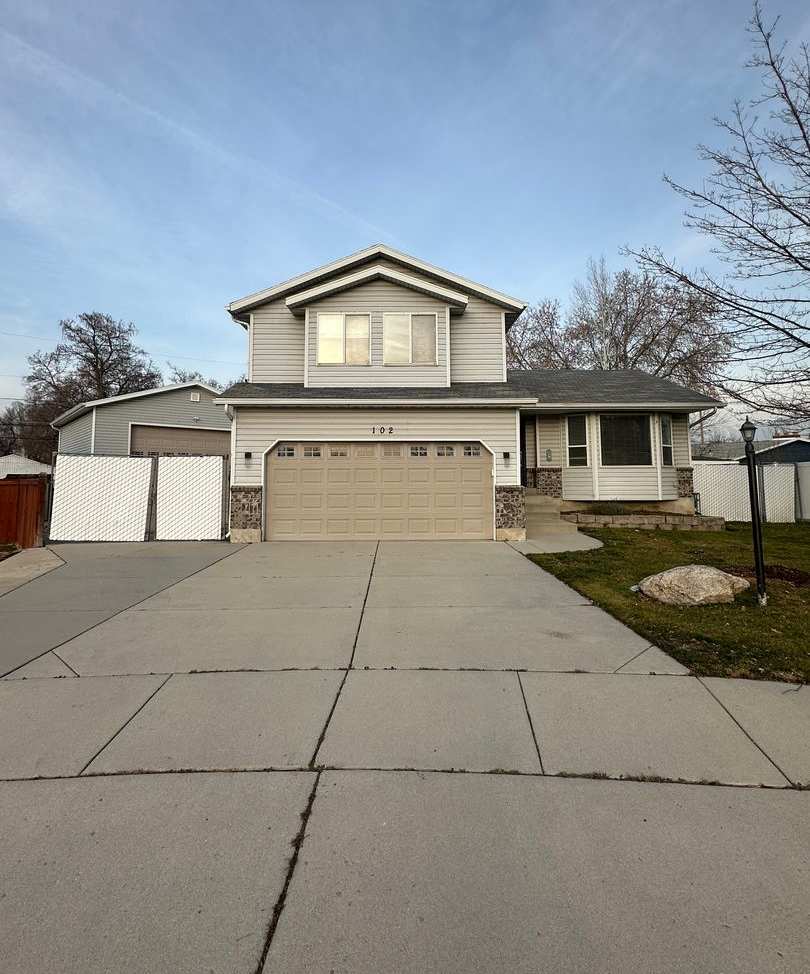 GET $500 OFF THE FIRST MONTHS RENT!!!