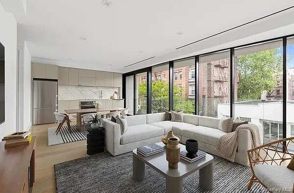 153 GREEN Street unit: 3B