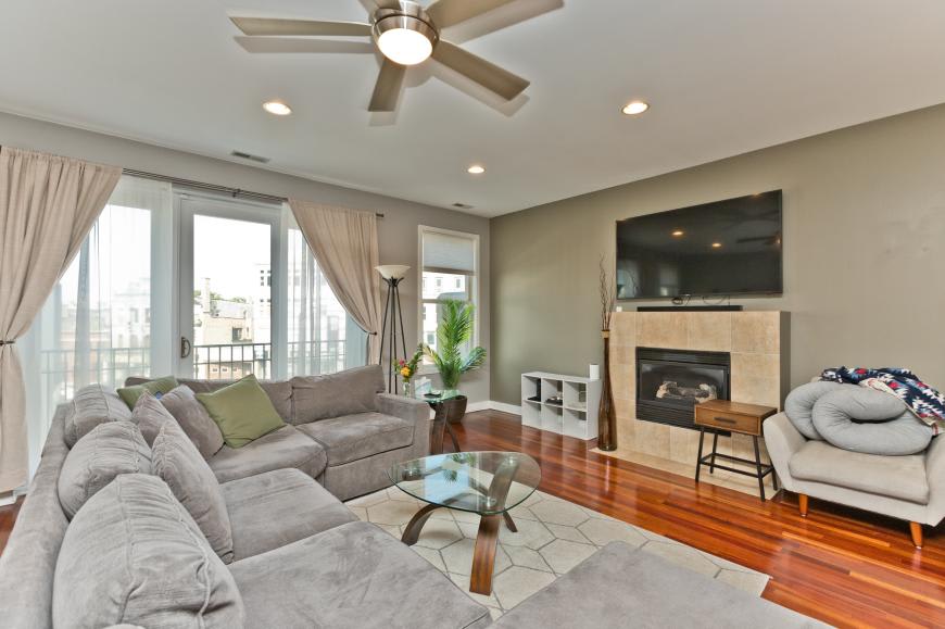 1232 N Milwaukee ave