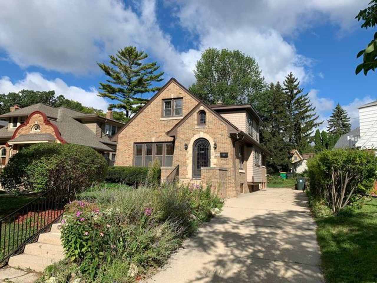 4 Bedroom Single-Family House in Shorewood