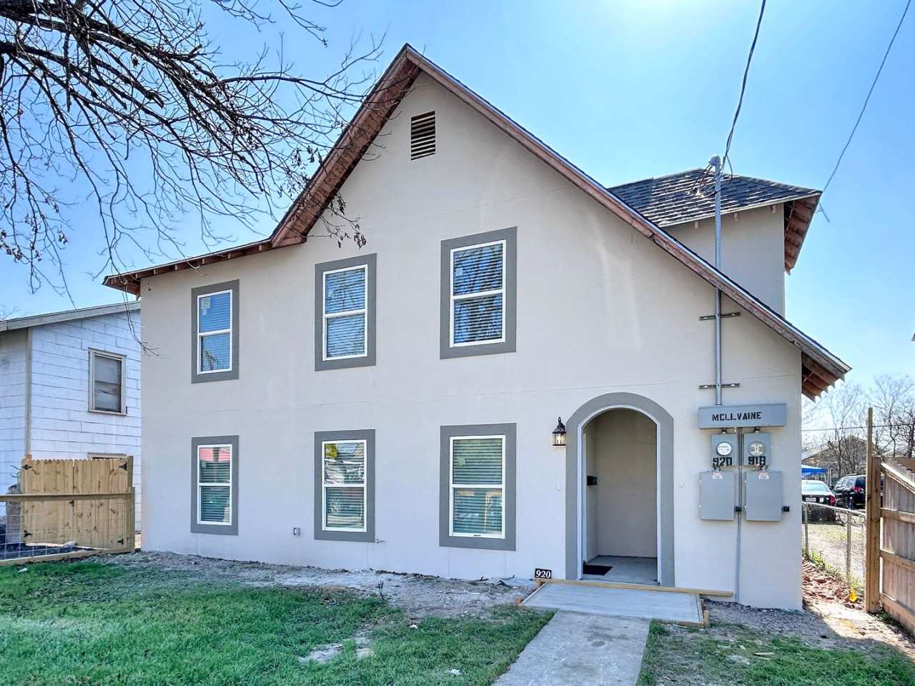 Newly Renovated 2-Bedroom Duplex