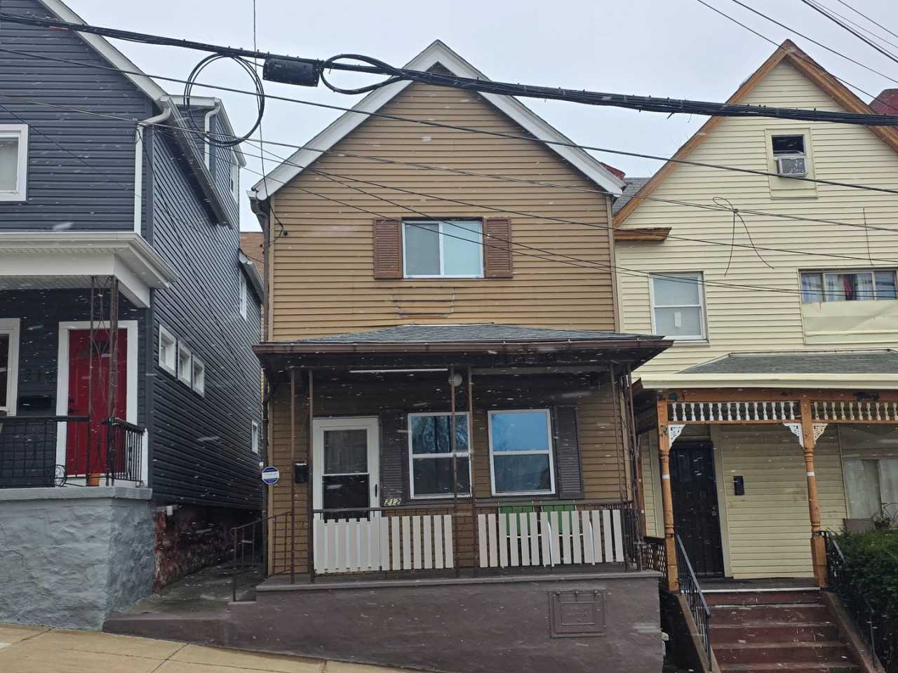 Stylish 2-Bedroom Home in Braddock with Bonus Space  Modern Comfort