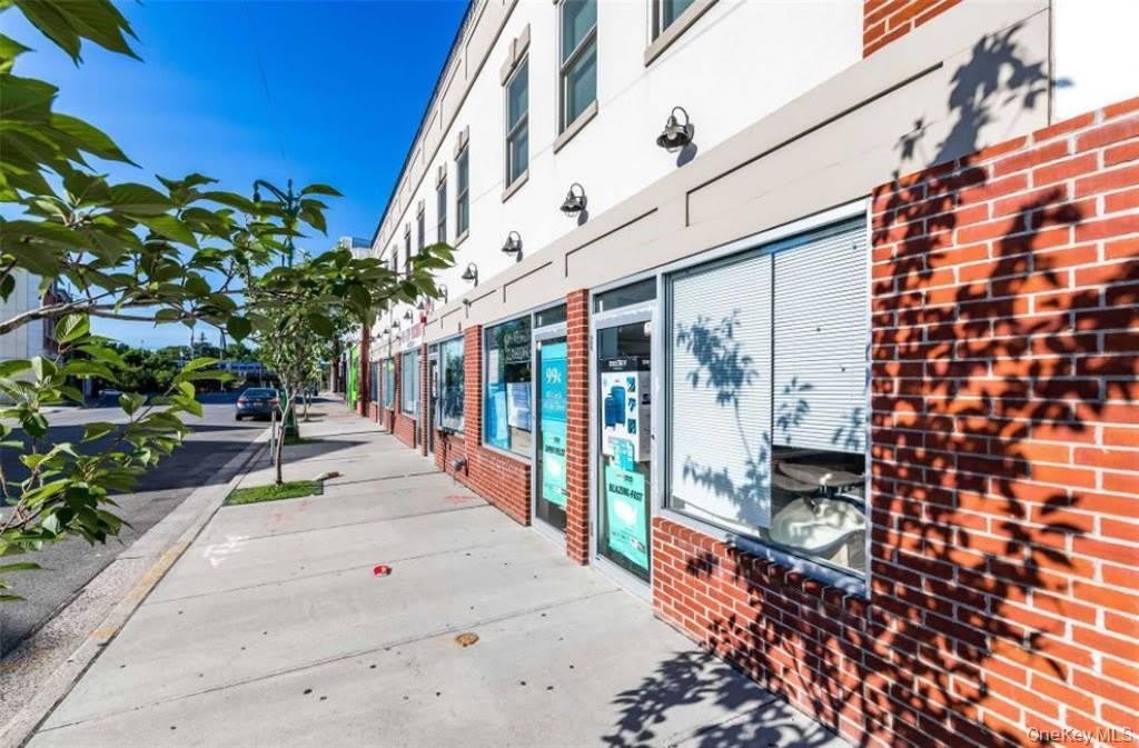 157-161 Post Avenue unit: 203