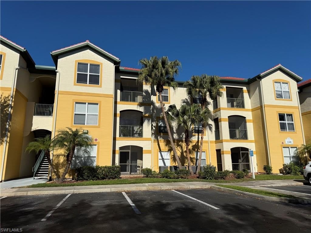 11490 Villa Grand unit: 206