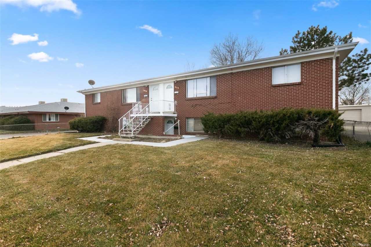 2 Bedroom 1 Bathroom Westminster Condo