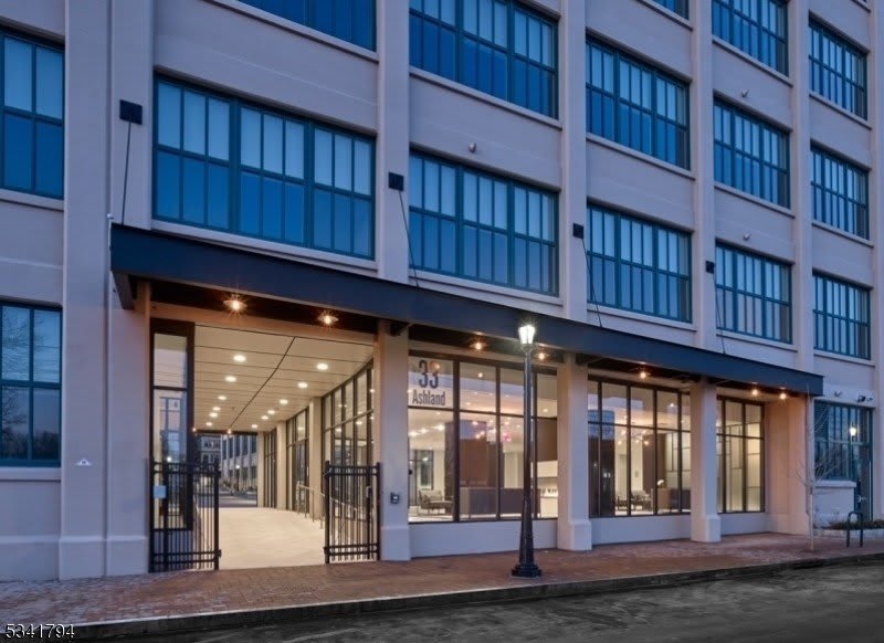 33 Ashland