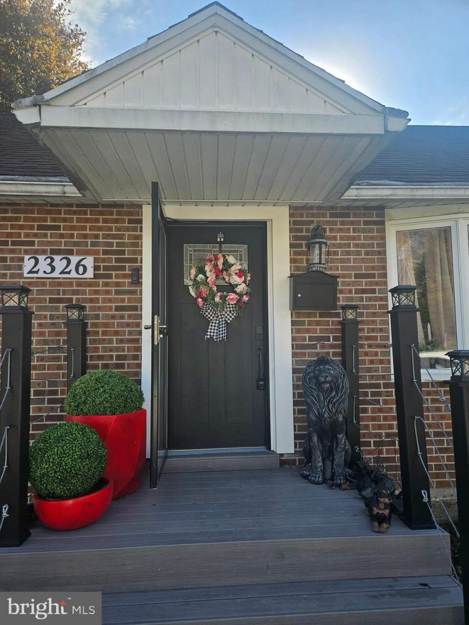 2326 FAIRVIEW Street