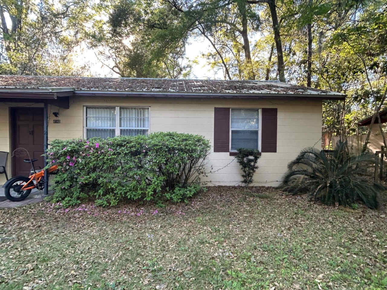 Charming 2/1 NW Gainesville with large yard